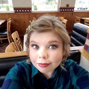 Meet your Posher, Andrea